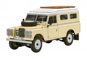 Revell 1/24 Land Rover Series III LWB (commercial)