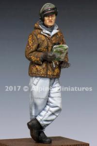 1:35 WSS Panzer Commander Winter