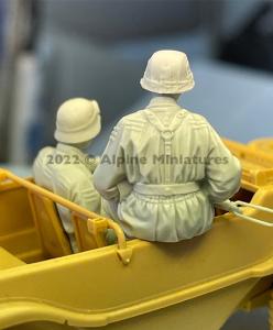 1:35 WSS Schwimmwagen Crew Set (2 figures)