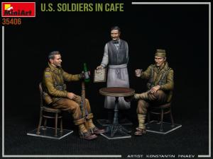 1/35 U.S. Soldiers in Cafe
