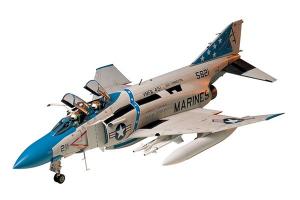 Tamiya 1/32 McDonnell F-4J Phantom II pienoismalli