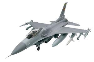 Tamiya 1/32 F-16CJ Block 50 Fighting Falcon pienoismalli