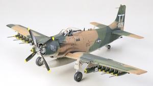 Tamiya 1/48 Douglas A-1J Skyraider USAF pienoismalli