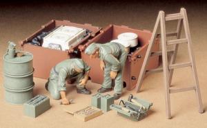 Tamiya 1/35 German Tank Engine Maintenance Crew figuuri