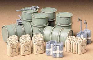 Tamiya 1/35 German Fuel Drum set dioraamatarvike