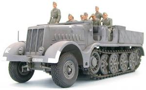 Tamiya 1/35 German 18-Ton Heavy Half-Track FAMO pienoismalli