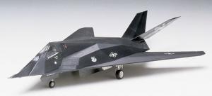 Tamiya 1/72 F-117A STEALTH pienoismalli