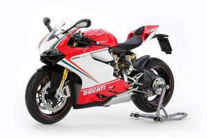 Tamiya 1/12 DUCATI 1199 PANIGALE S TRICOLORE pienoismalli