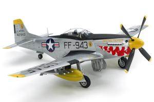 Tamiya 1/32 Na F-51D Mustang Korean War pienoismalli