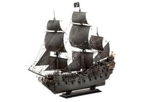 Revell 1:72 Black Pearl (Limited edition)