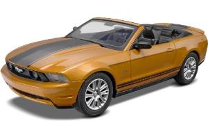 Revell 1:25 2010 Mustang Convertible (Snap kit)
