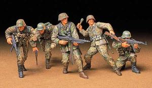 Tamiya 1/35 German Front-Line Infantrymen figuuri