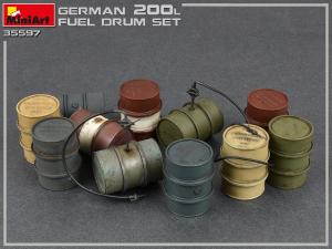 1:35 German 200L Fuel Drum Set WW2