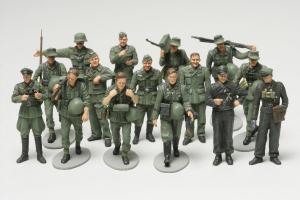 Tamiya 1/48 German Infantry on Maneuvers figuuri