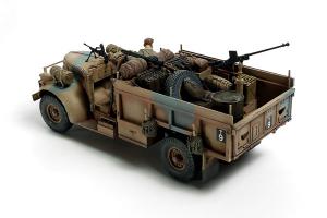 Tamiya 1/35 British LRDG with 7 Figures pienoismalli