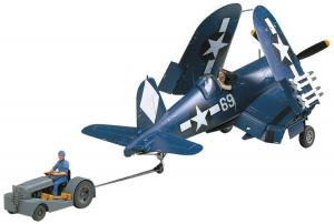 1/48 Vought F4U-1D Corsair w/Moto Tug