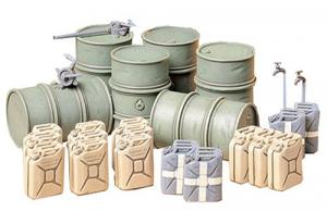 Tamiya 1/35 German Fuel Drum set dioraamatarvike