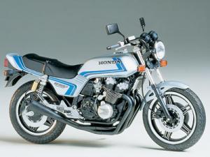 Tamiya 1/12 Honda CB750F "Custom Tuned" pienoismalli