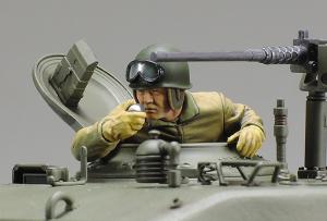 Tamiya 1/35 M4A3E8 Sherman "Easy Eight", European theater pienoismalli