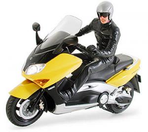 Tamiya 1/24 TMAX W/RIDER FIGURE pienoismalli