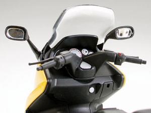 Tamiya 1/24 TMAX W/RIDER FIGURE pienoismalli
