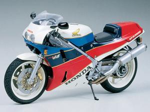 Tamiya 1/12 HONDA VFR750R pienoismalli