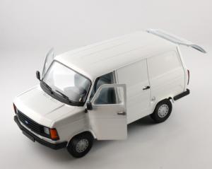 Italeri 1/24 FORD TRANSIT MK2