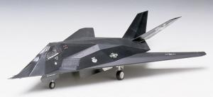 Tamiya 1/72 F-117A STEALTH pienoismalli