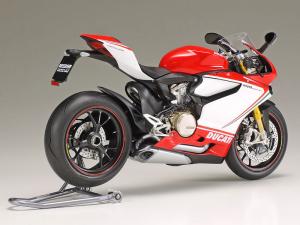 Tamiya 1/12 DUCATI 1199 PANIGALE S TRICOLORE pienoismalli