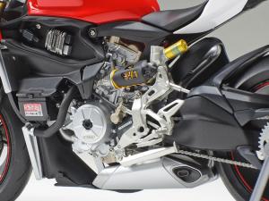 1/12 DUCATI 1199 PANIGALE S TRICOLORE