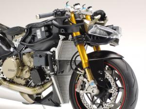 1/12 DUCATI 1199 PANIGALE S TRICOLORE