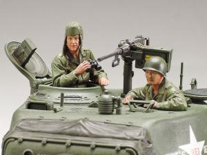 Tamiya 1/35 M4A3E8 SHERMAN “EASY EIGHT" Korea pienoismalli