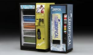 1:35 Vending Machine & Dumster Set