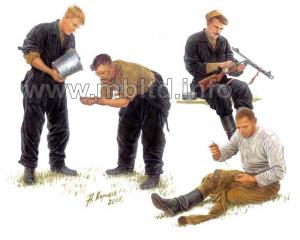 1:35 Russian Tankmen 1943-1944