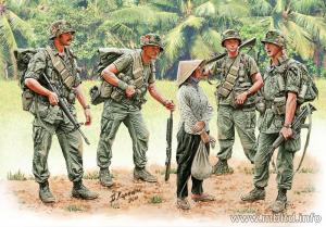 1:35 Patroling, Vietnam