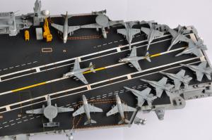 1:350 USS Kitty Hawk CV-63