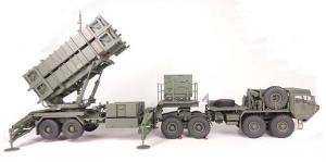 1:35 HEMTT M983 TRACTOR & M901 LAUNCHING STATION
