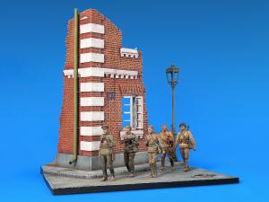 1:35 INFANTRY IN THE CITY Diorama set