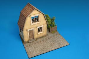 1:35 VILLAGE HOUSE with BASE