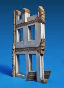 1:35 RUINED BUILDING
