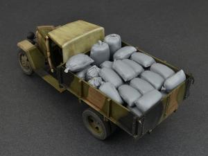 1:35 Hessian Bags