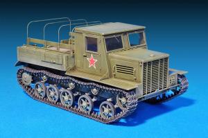 1:35 Ya-12 SOVIET ARTILLERY TRACTOR late