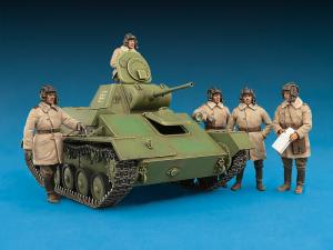 1:35 T-70M Light tank with crew