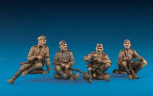 1:35 SOVIET INFANTRY AT REST (1943-45)