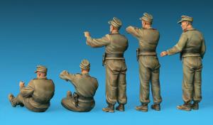 1:35 GERMAN SPG CREW RIDERS