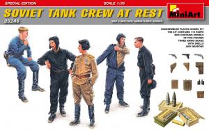 1:35 Soviet Tank Crew at Rest