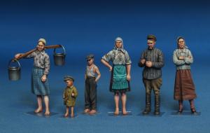 1:35 Soviet Villagers
