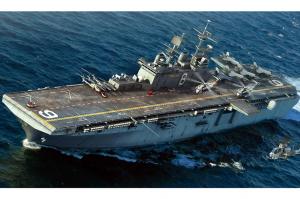 1:700 USS Bonhomme Richard LHD-6