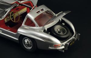 1:16 MERCEDES-BENZ 300 SL GULLWING