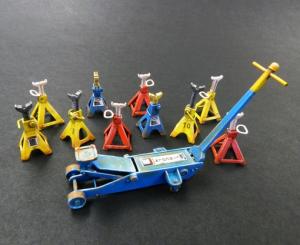 1:35 US Army jack stand